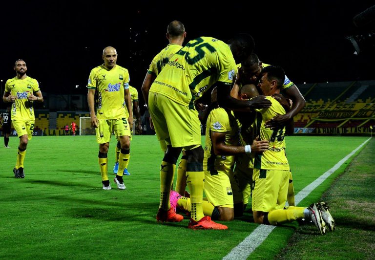 Suárez debutó con triunfo