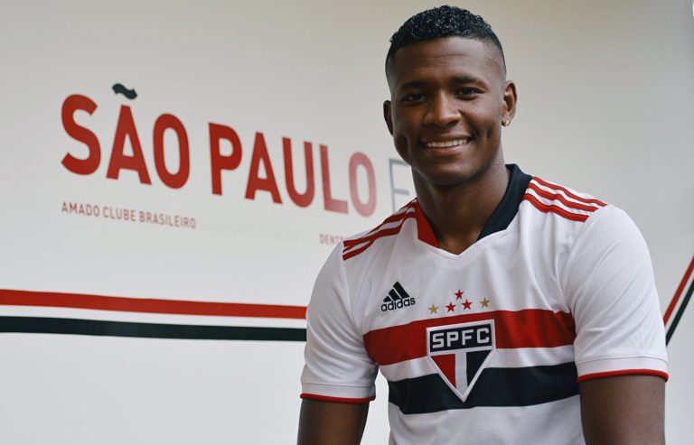 Orejuela seguirá en Brasil