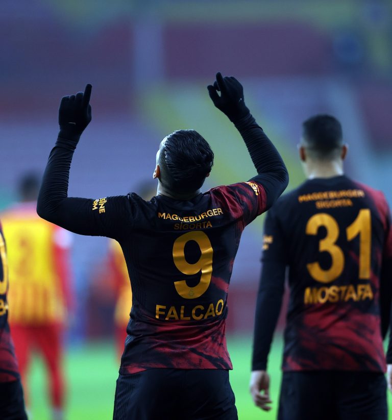 Exitosa cirugía a Falcao