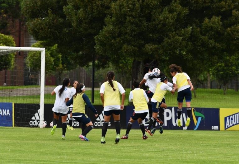 Colombia entrenó con grupo completo