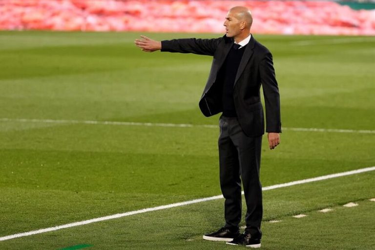 Zidane deja entrever su retiro