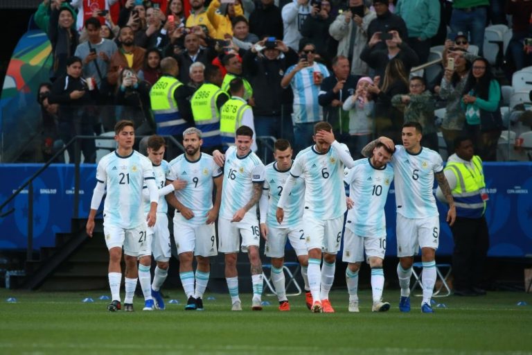 Argentina con Messi ante Colombia
