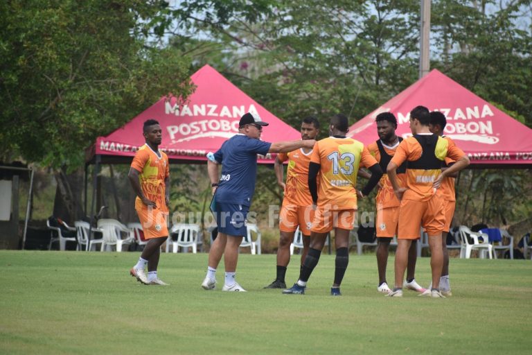 Jaguares se quedó sin técnico