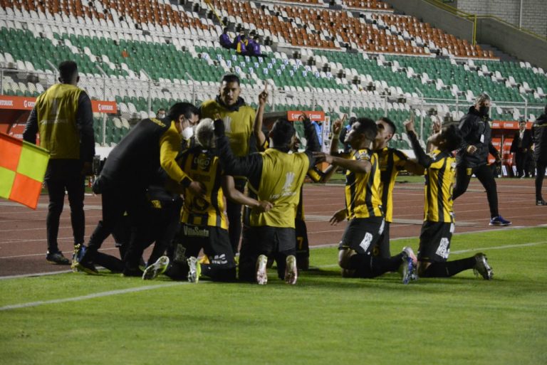 El colombiano Reinoso le dio vida a The Strongest