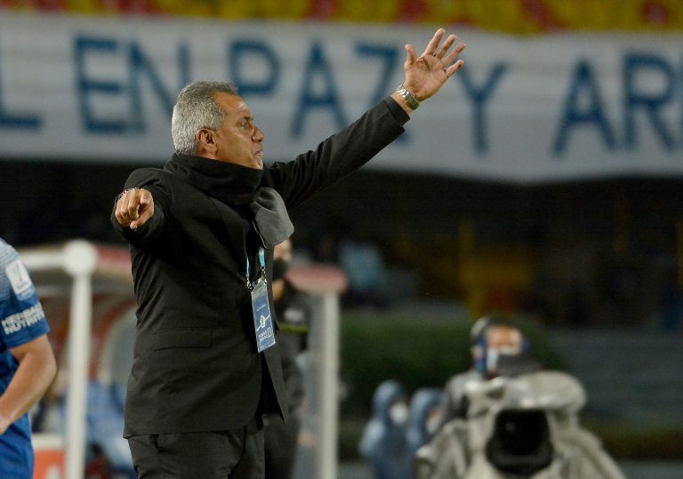 Por todo es fuerte Millonarios: Torres