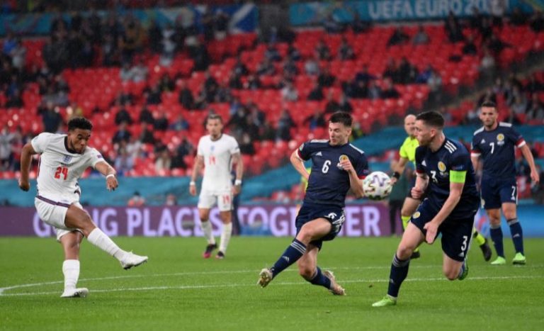 Inglaterra no pudo con Escocia