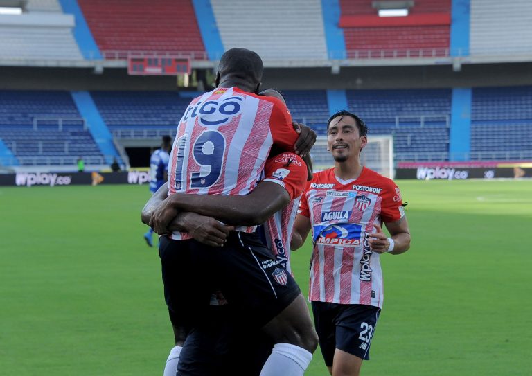 Primer mordisco del ‘tiburón’