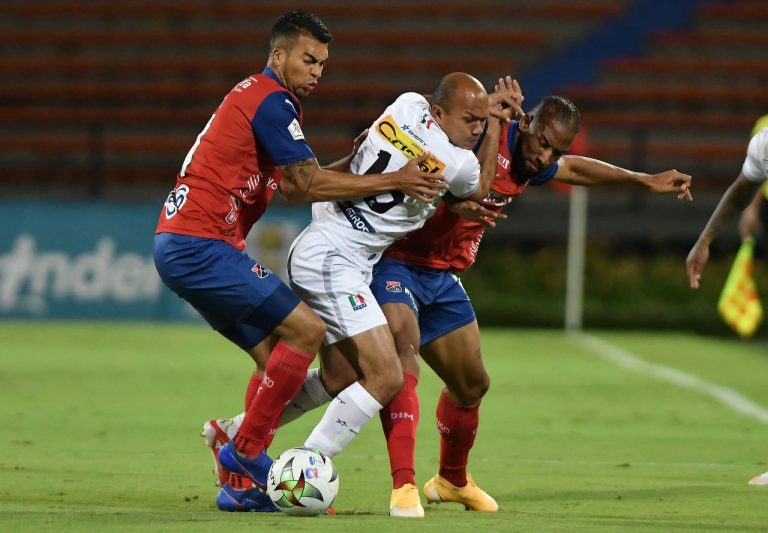 Debut 'Poderoso' de Comesaña