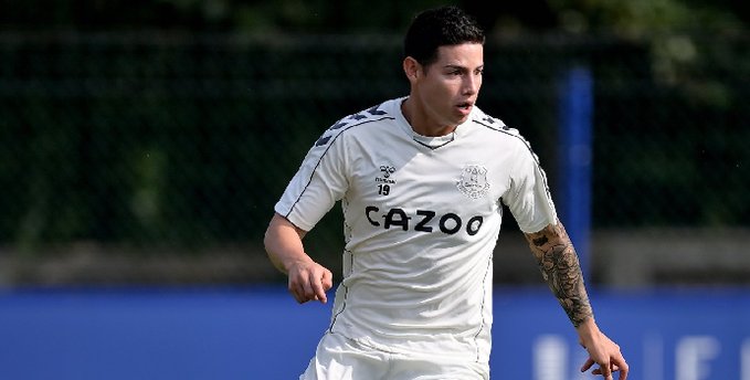 James le dice a Benítez que está listo
