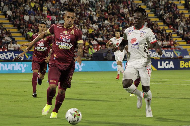 América se recupera y sigue en la pelea