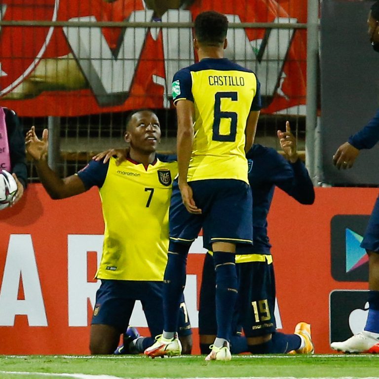 Ecuador con victoria se acerca a Qatar