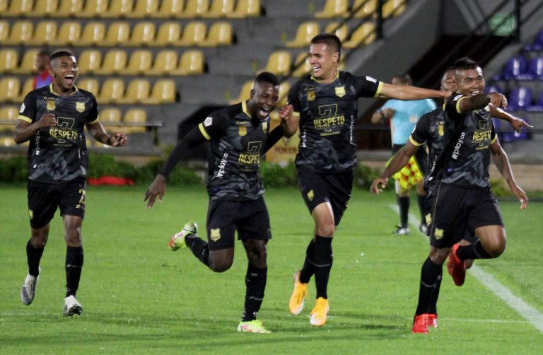 Águilas rescató tres puntos de visitante