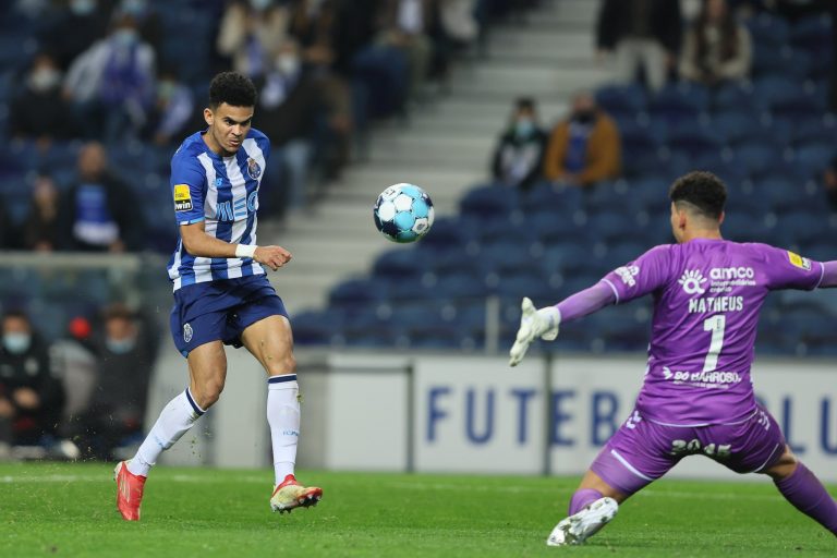 Díaz, Morelos y Villa, goles en el exterior