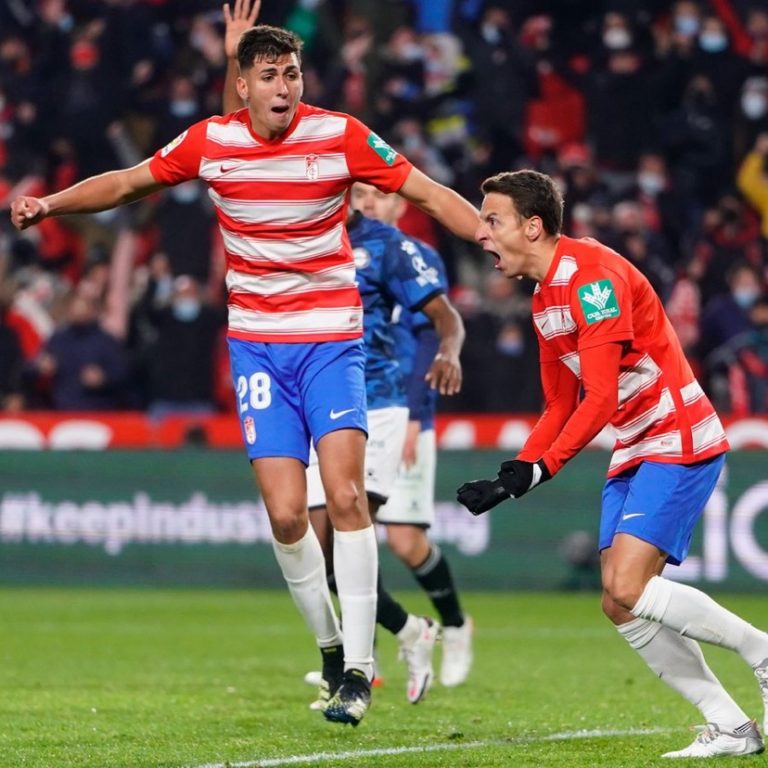 Victoria para Granada con gol colombiano
