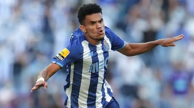 Tottenham pretende a Díaz