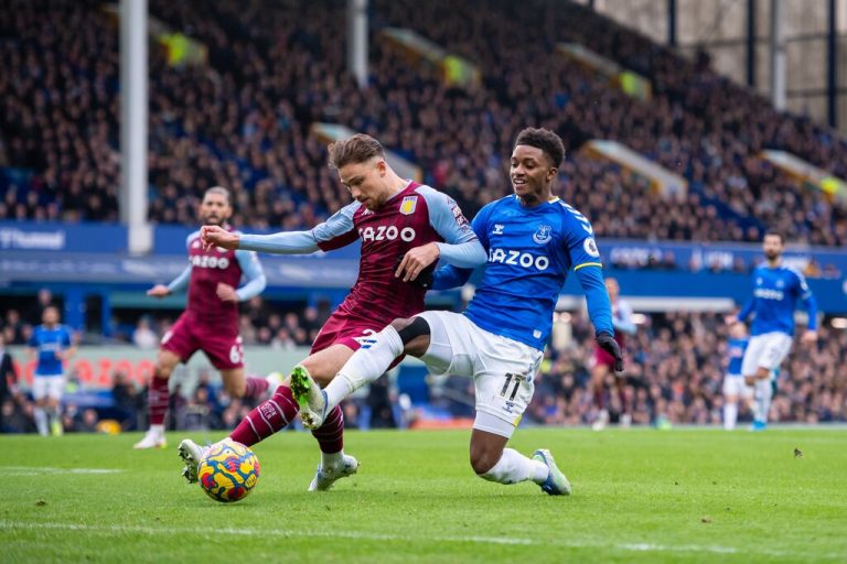 Everton, en caída libre