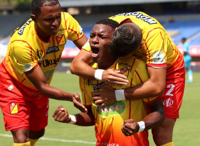 Pereira se metió a los ocho