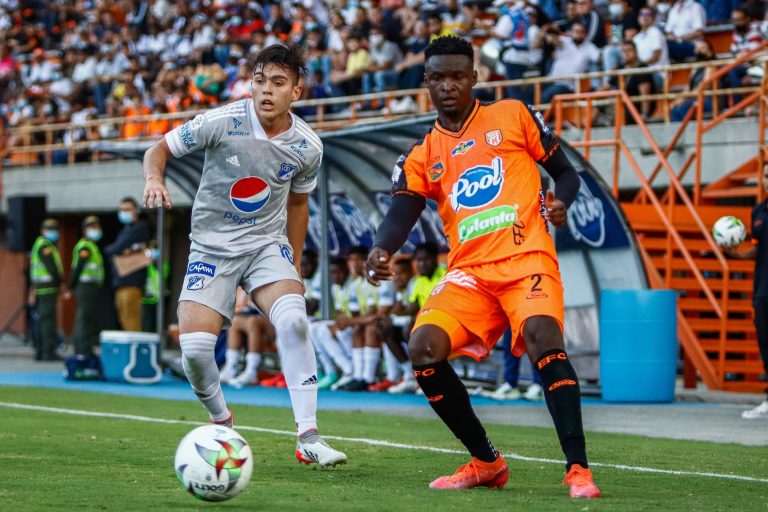 Millonarios suma, pero no marca