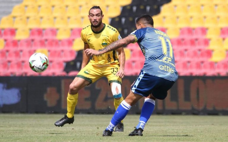 Bucaramanga se quedó con el duelo de santandereanos