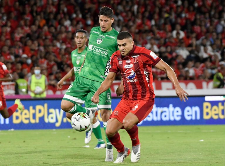 América rescató un punto en casa