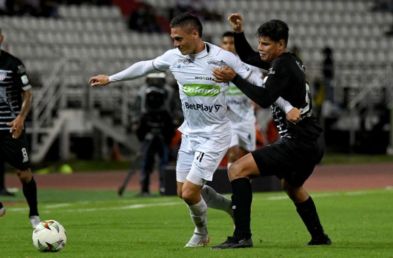 Once Caldas conservó su invicto