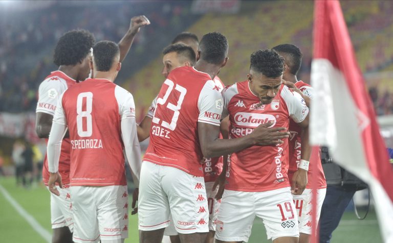 Morelo metió a Santa Fe entre los ocho