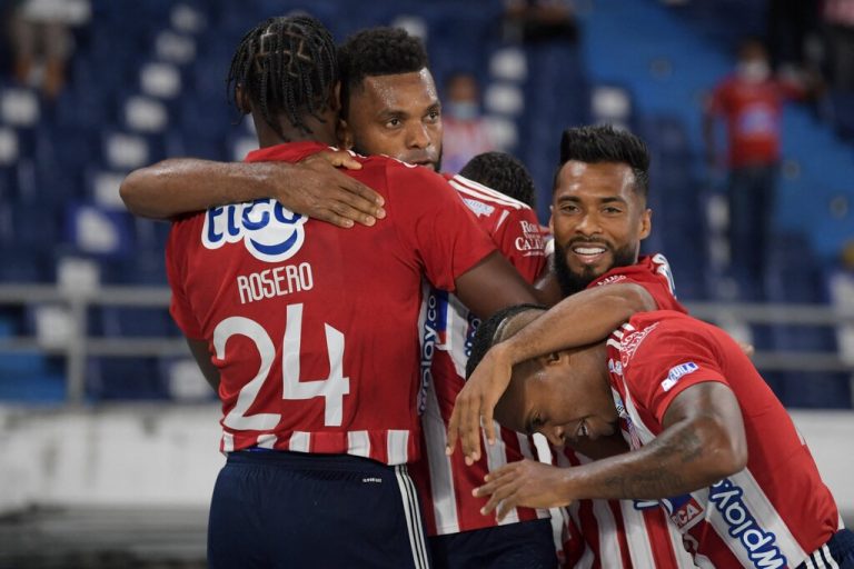 Junior cumplió con su favoritismo