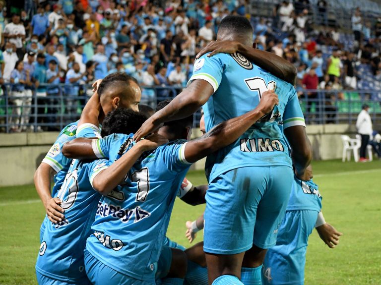 Jaguares se recuperó en casa