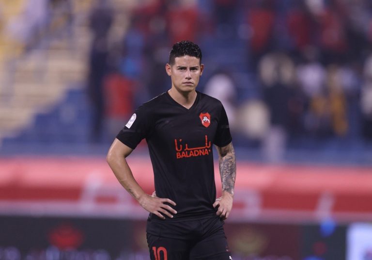 James jugará la Champions de Asia