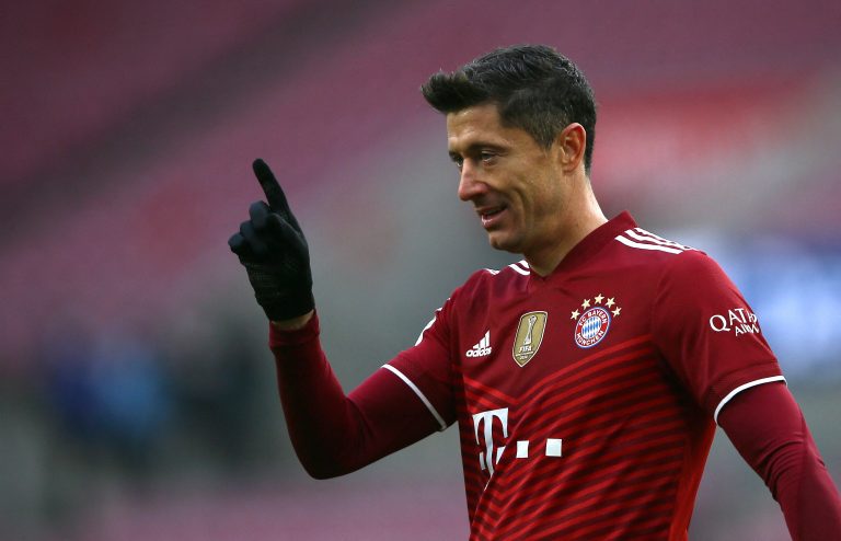 Lewandowski tiene contrato hasta 2023: Bayern