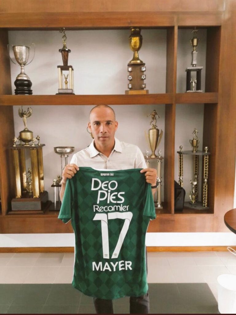 Mayer vuelve a casa