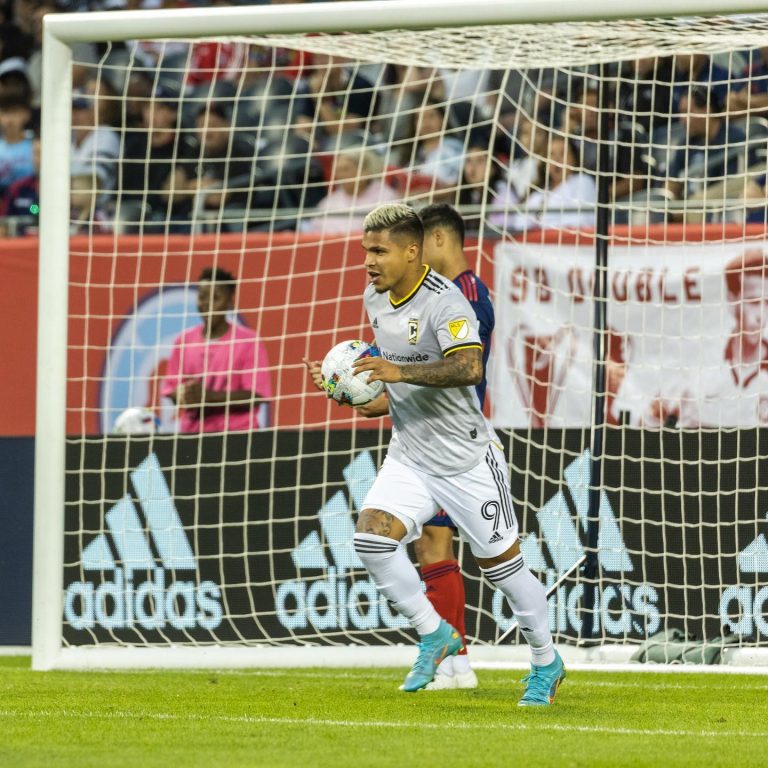 Doblete del ‘Cucho’