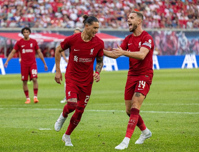 Darwin Núñez marca territorio en Liverpool