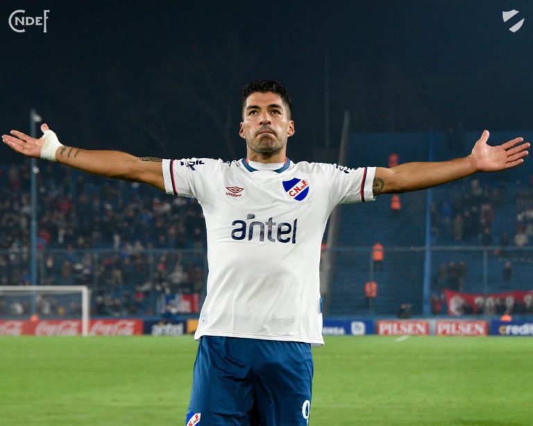 Suárez hizo su primer gol en Uruguay