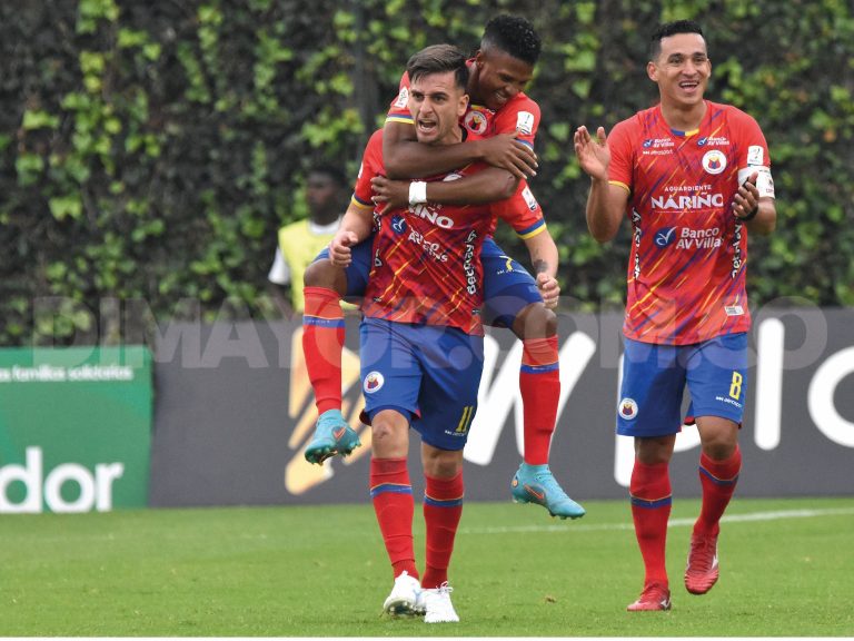 Pasto sigue ganando