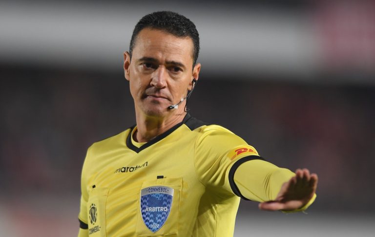 Los árbitros de los clásicos