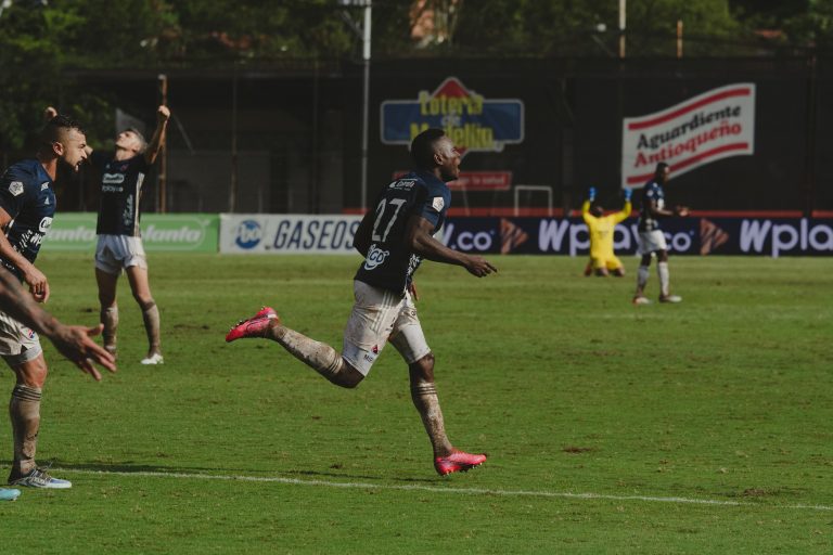 Medellín y Alianza abren la fecha 15 en Colombia