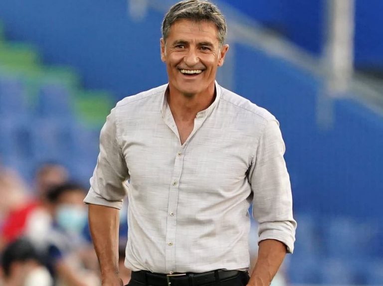 Un español dirigirá a James