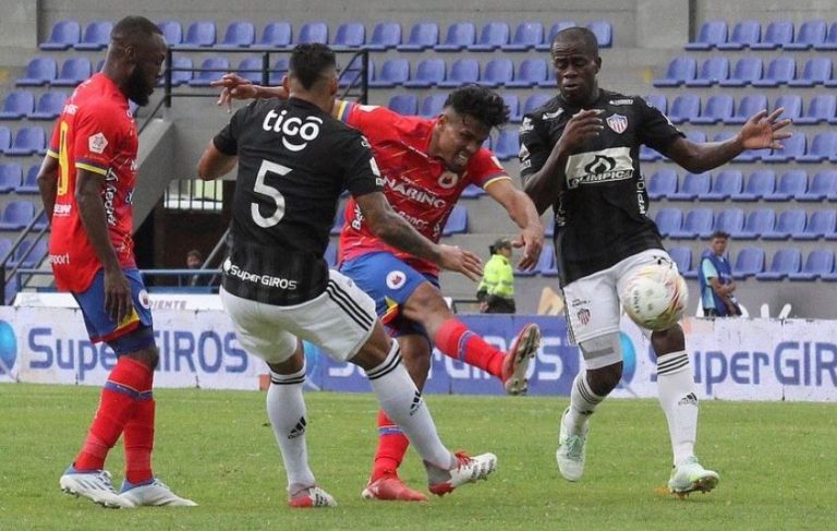El Junior de Comesaña tampoco gana por fuera