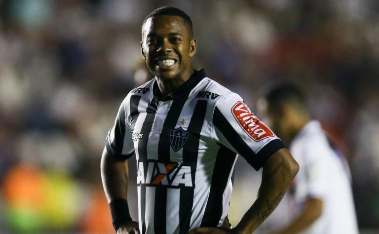 Italia pide a Robinho, condenado por violación