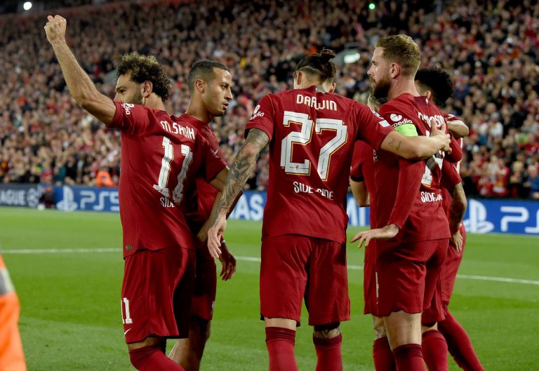 Liverpool sumó su segunda victoria. Barcelona cayó y se enredó