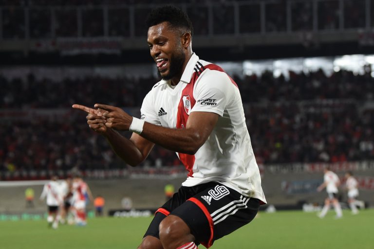 Doblete de Borja en goleada de River Plate
