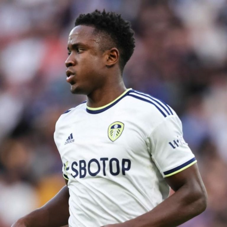 Sinisterra regresaría esta semana: DT de Leeds