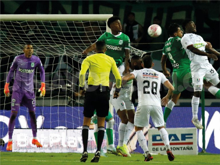 Once Caldas despidió a Sarmiento con derrota
