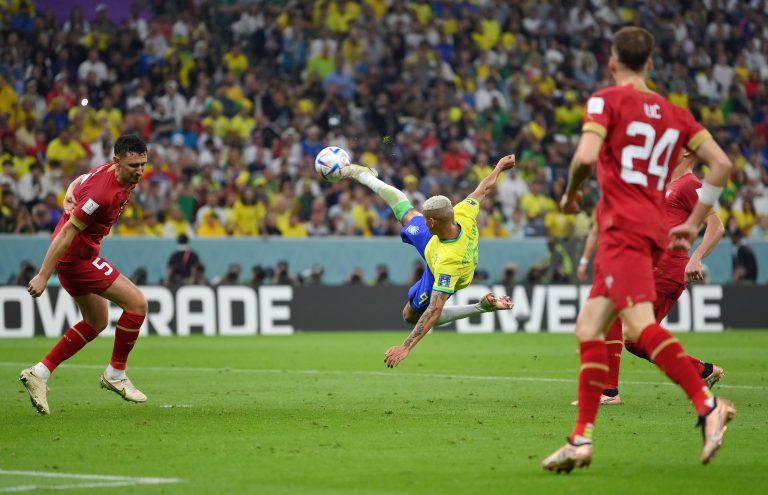 Brasil ganó con doblete de Richarlison