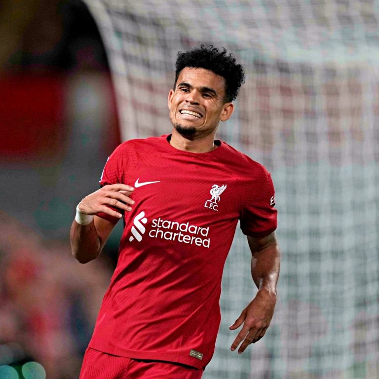 En Liverpool confían en pronto regreso de Díaz