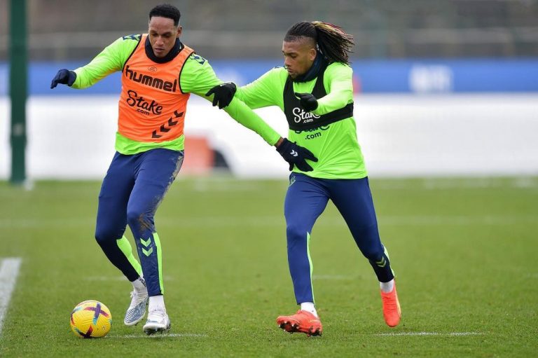 Mina, de vuelta a las prácticas