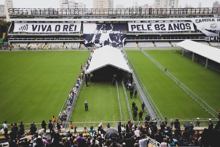 Pelé será enterrado cerca al Vila Belmiro