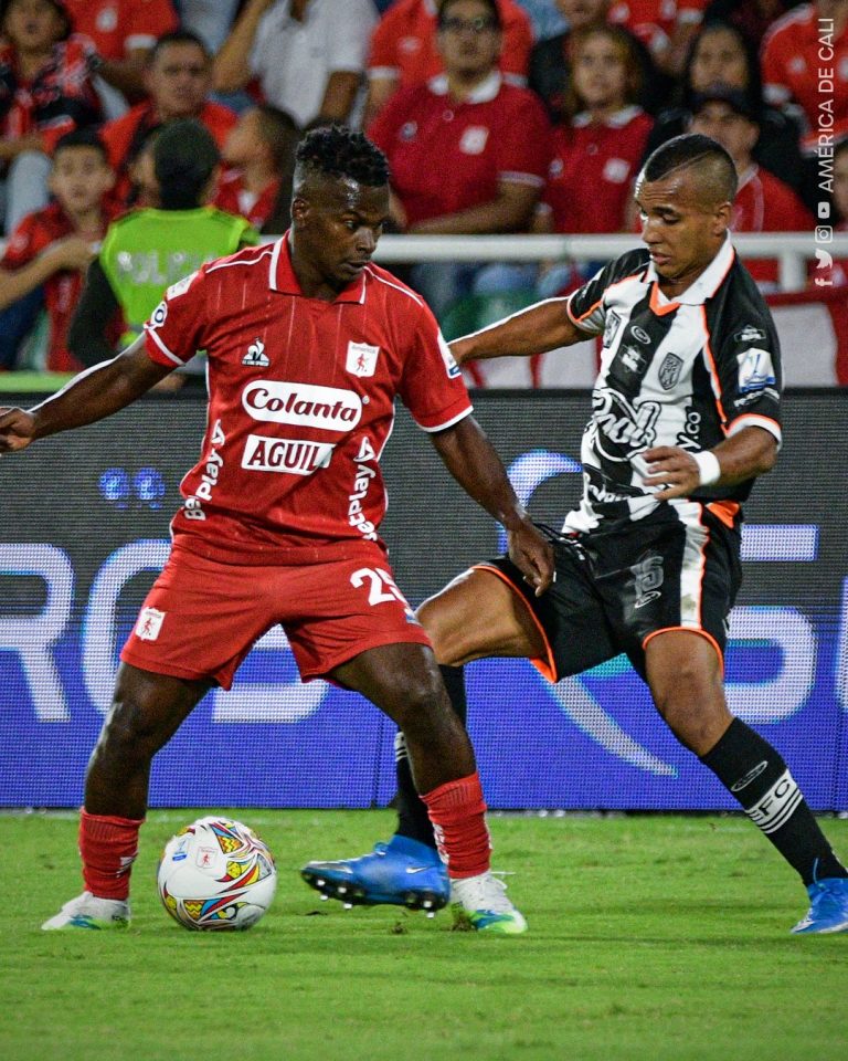 América líder tras vencer a Envigado