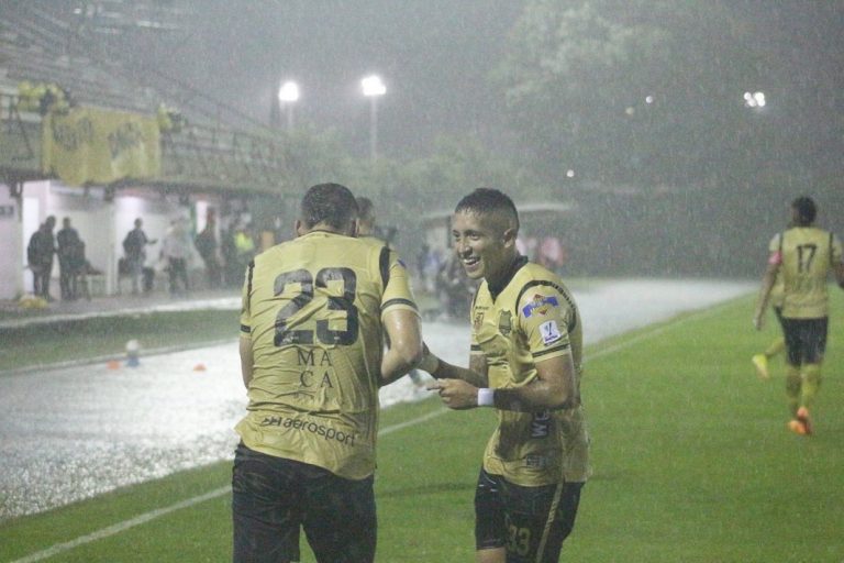 Águilas sigue volando